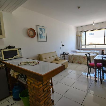 Appartamento Apartamento Farol Barra Flat Salvador Esterno foto