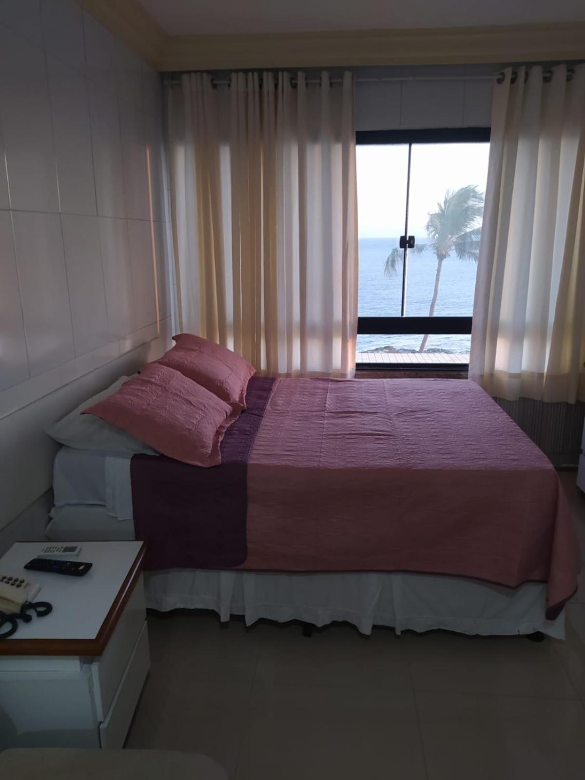 Appartamento Apartamento Farol Barra Flat Salvador Esterno foto